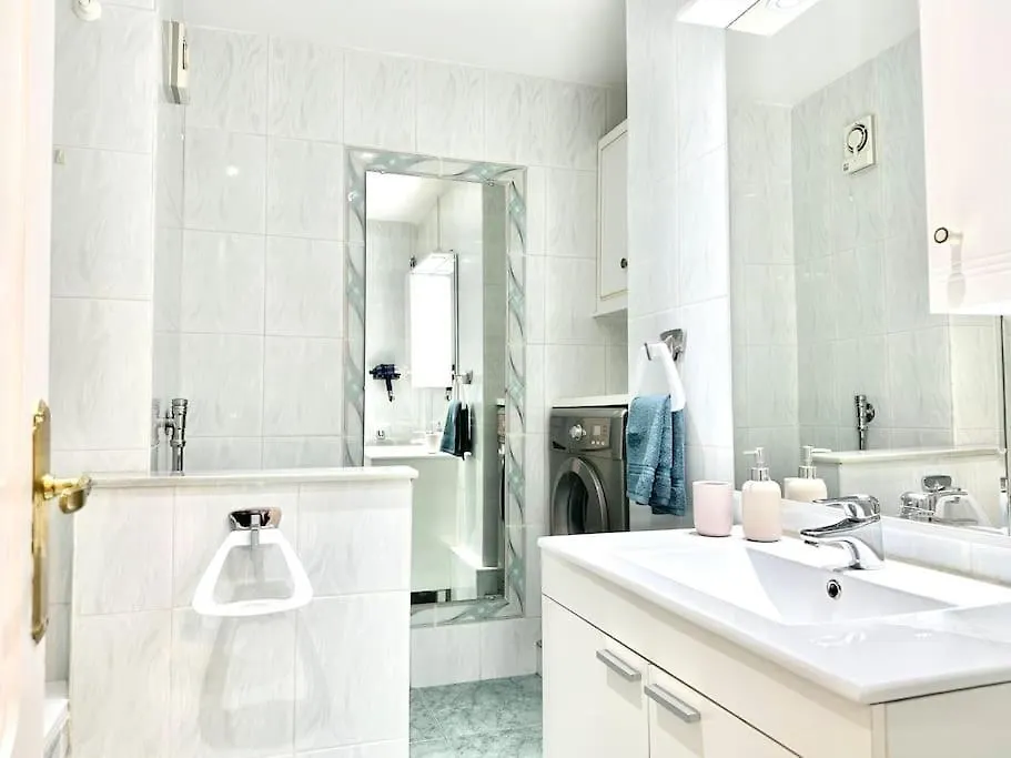 Central Fuengirola Studio Apartment With A Sea View Hiszpania