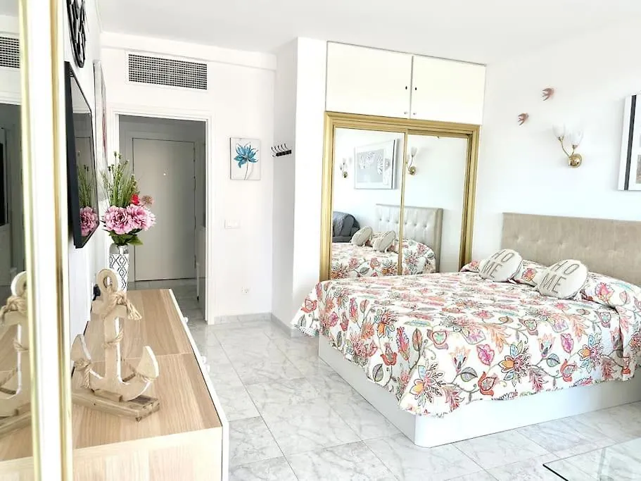 Central Fuengirola Studio Apartment With A Sea View Hiszpania