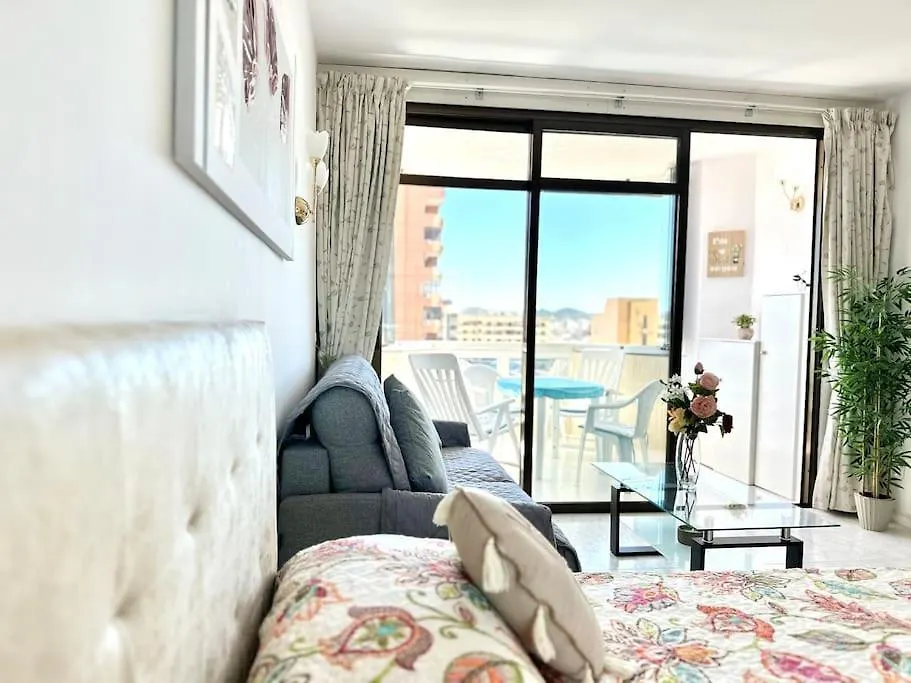 Central Fuengirola Studio Apartment With A Sea View