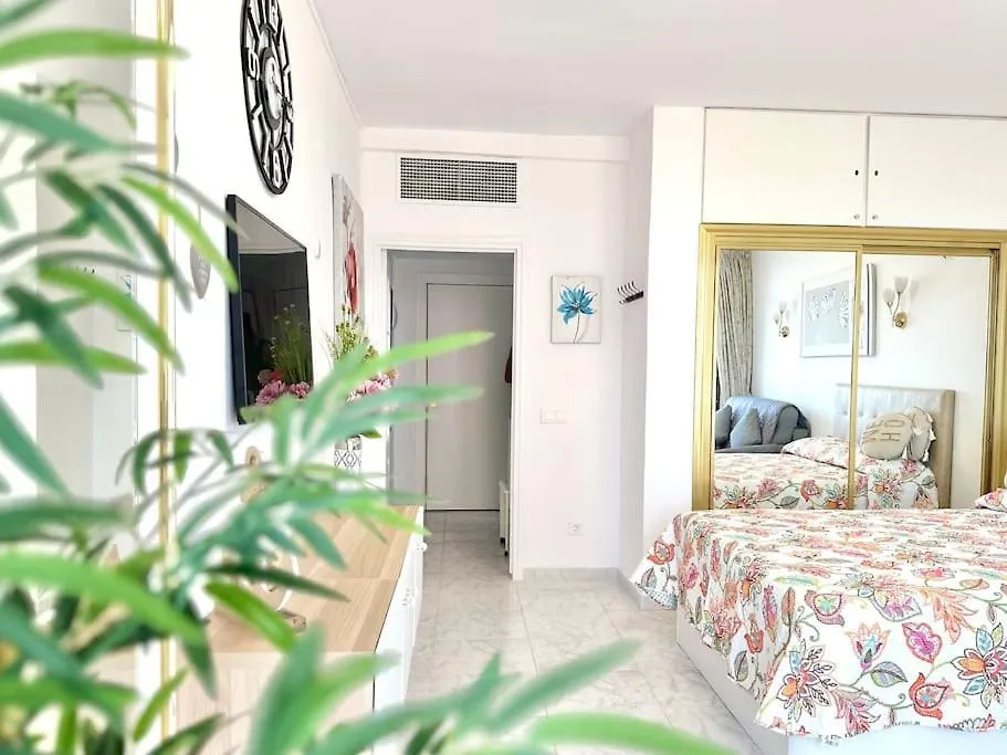 Central Fuengirola Studio Apartment With A Sea View Hiszpania